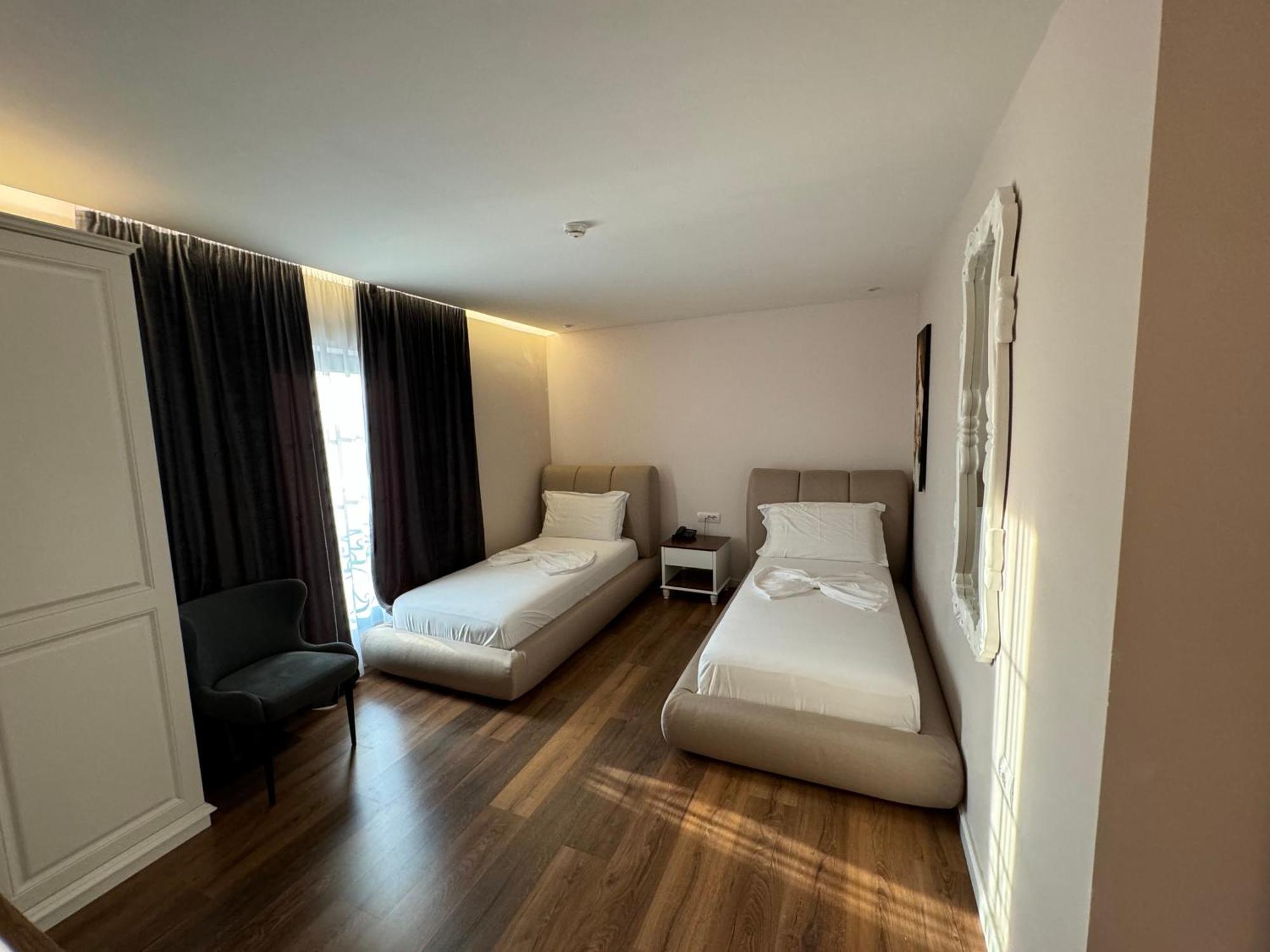Arberia Palace 4*